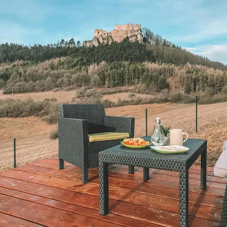 Camping Ubytovanie V Autokaravane Pod Hradom