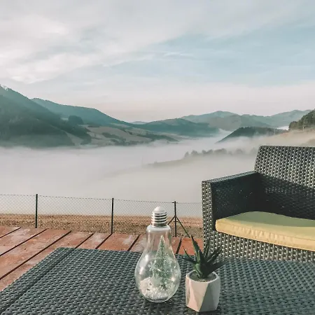 Camping Ubytovanie V Autokaravane Pod Hradom *
