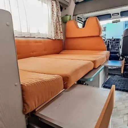 Ubytovanie V Autokaravane Pod Hradom * Žilina