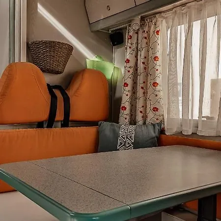 Camping Ubytovanie V Autokaravane Pod Hradom Žilina