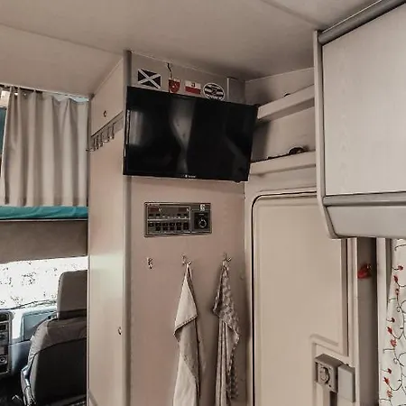Ubytovanie V Autokaravane Pod Hradom Camping Žilina