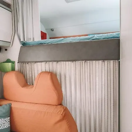 Camping Ubytovanie V Autokaravane Pod Hradom